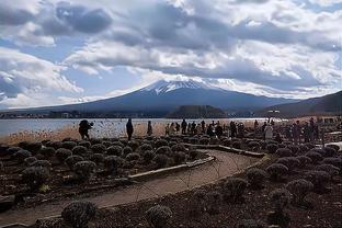 凰家看台｜啤酒、奶茶、精油、洗衣液里的中国足球